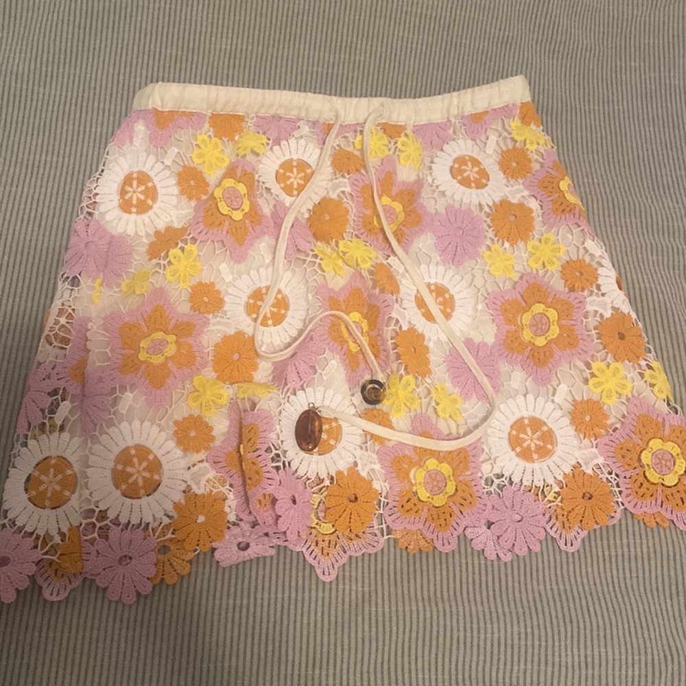 Floral knit skirt with under layer